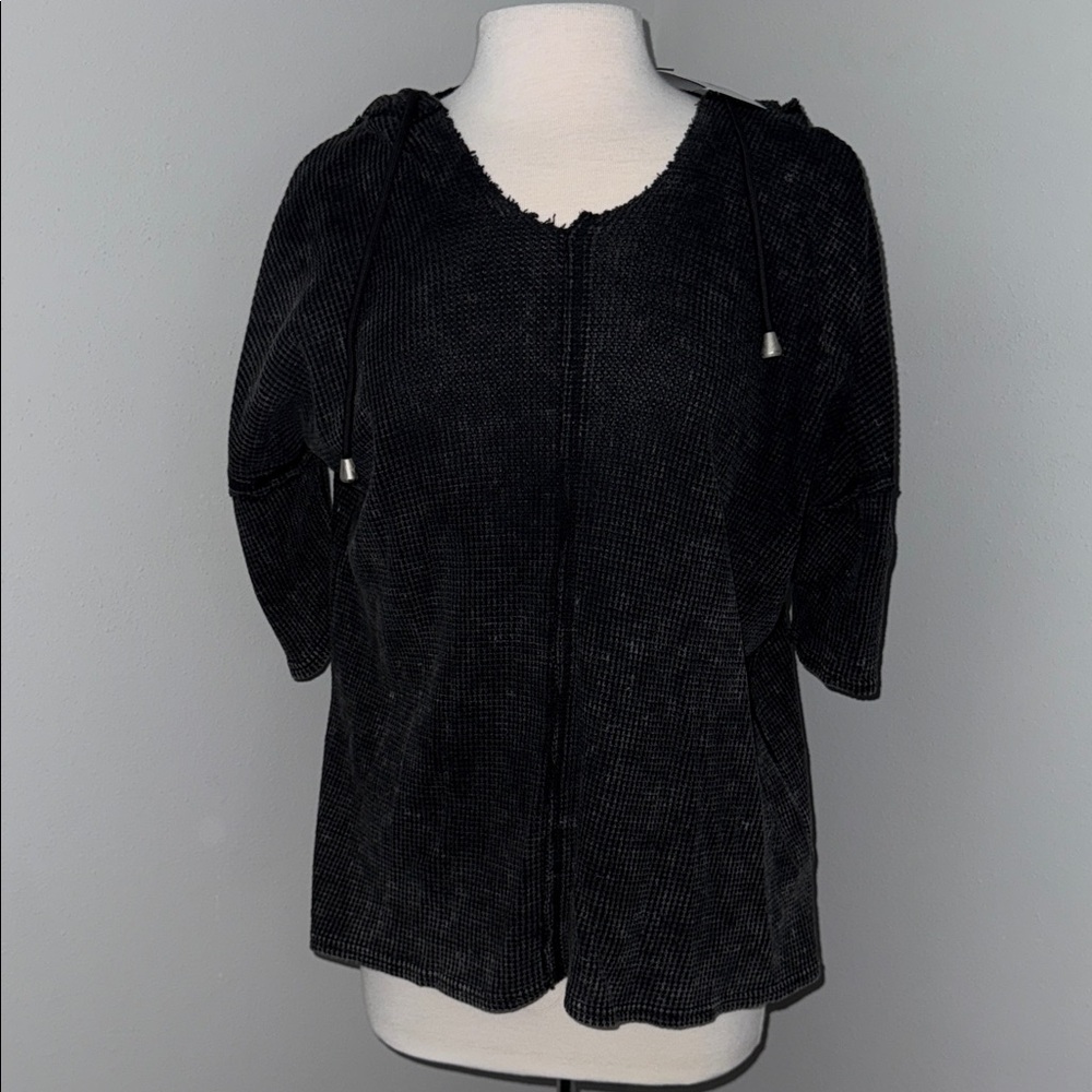 BiBi Black and White Textured Apparel